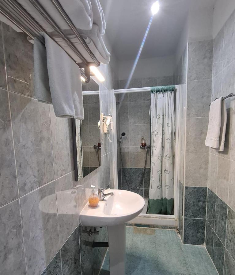 Hostal Miami Мадрид Экстерьер фото