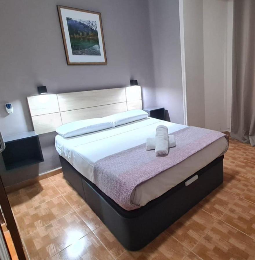 Hostal Miami Мадрид Экстерьер фото